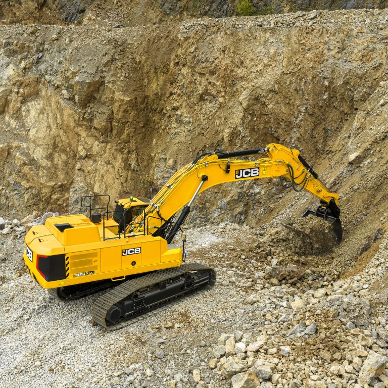 Il sottocarro del nuovo escavatore 520X è adatto a impieghi gravosi