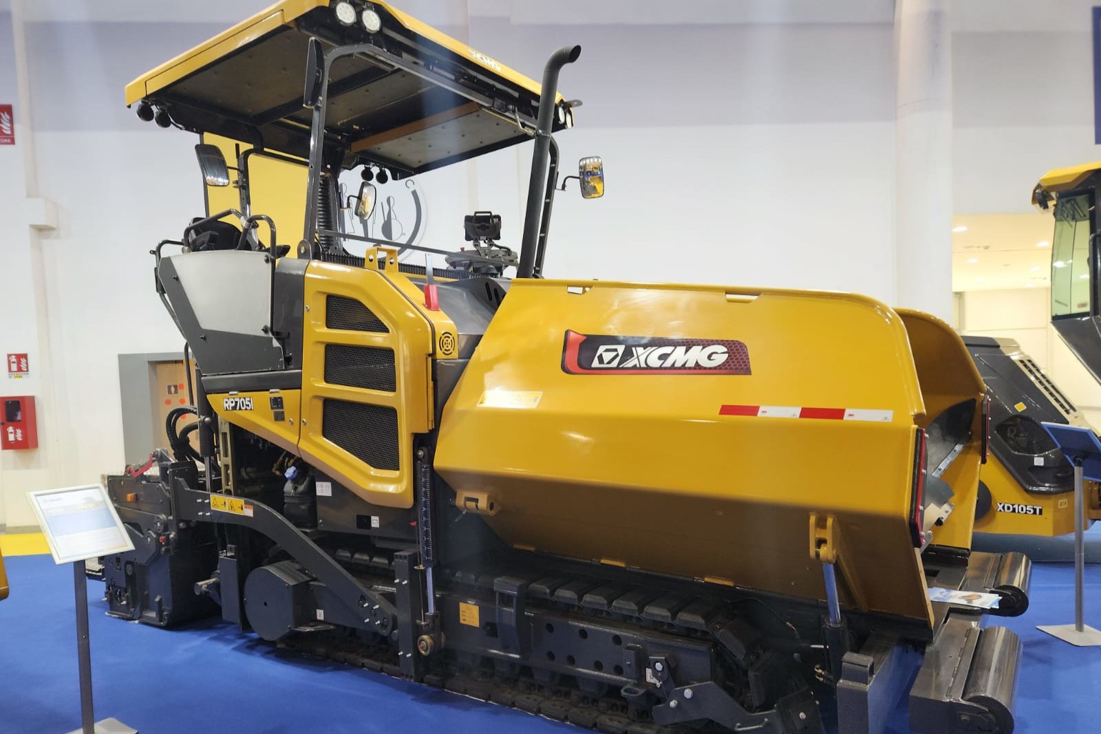 XCMG è presente con una gamma di 25 finitrici gommate e cingolate