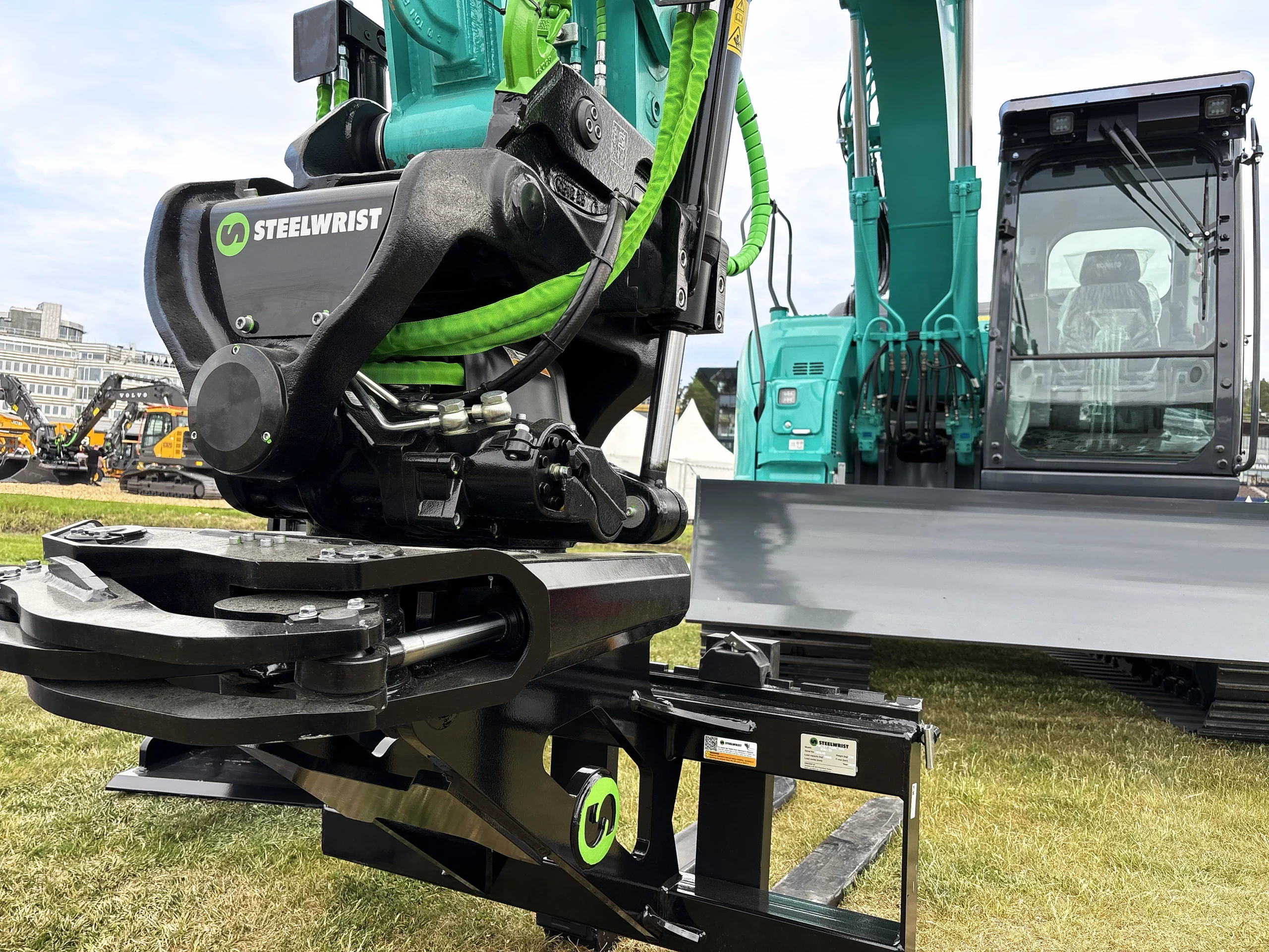 Dettaglio del nuovo ecosistema tecnologico  XTR con attacco rapido automatico, esposto durante l'evento a Stoccolma.
