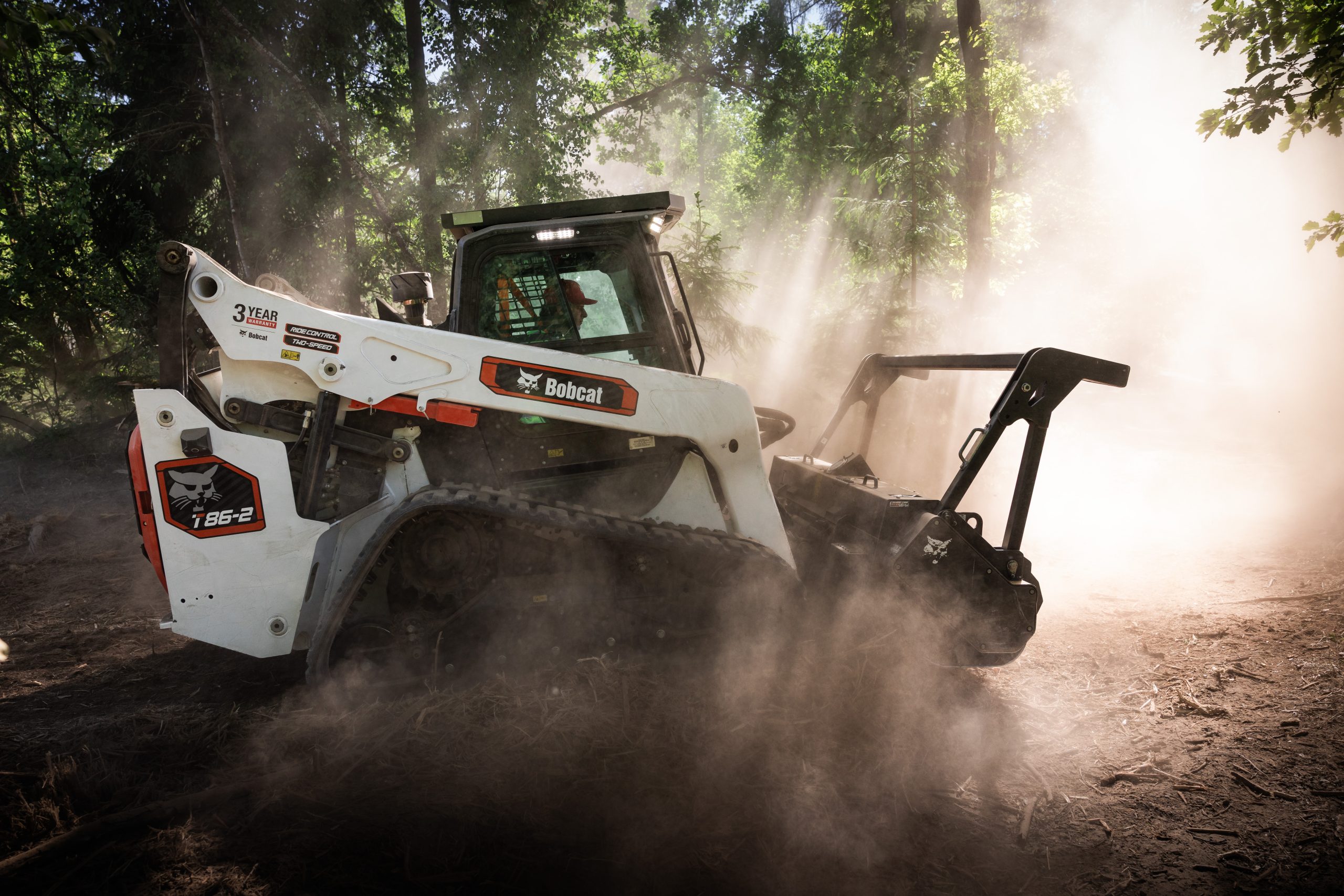 Massima agilità e potenza: la nuova pala Bobcat T86-2 della Serie R al lavoro durante i test in condizioni operative reali.