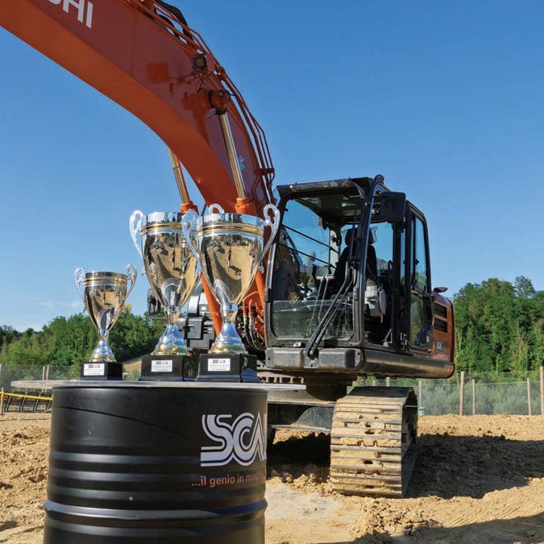 I trofei della tappa italiana del LANDCROS Operator Challenge 2026: in palio per i tre migliori classificati e un biglietto per la Finale Europea di Amsterdam.