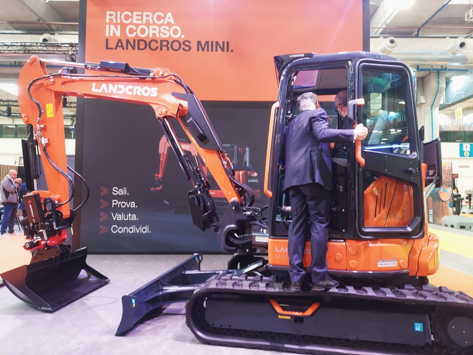 HITACHI sta andando verso LANDCROS con nuovi contenuti progettuali e tecnici