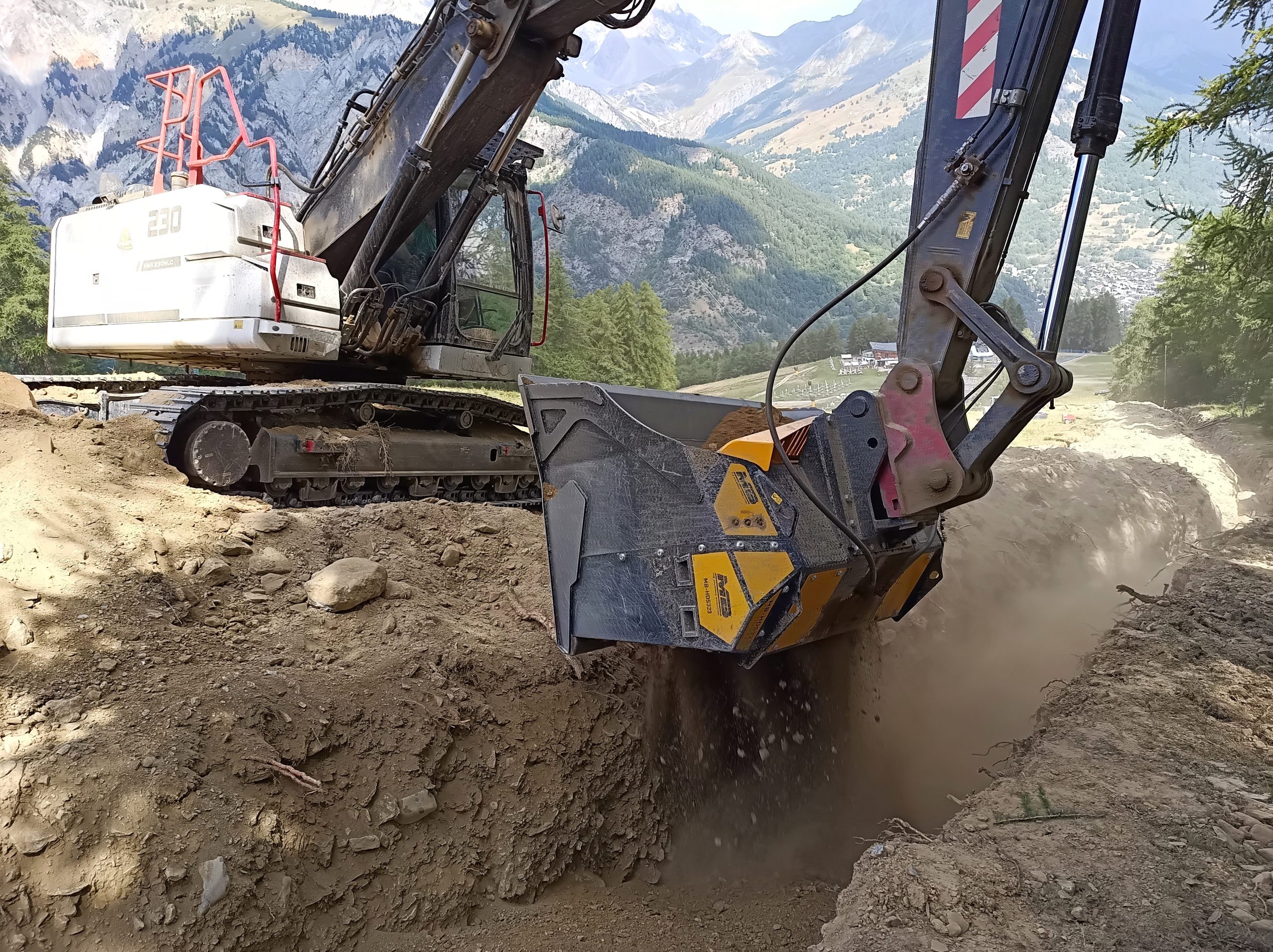 MB Crusher dispone di una gamma di benne selezionatrici altamente performanti