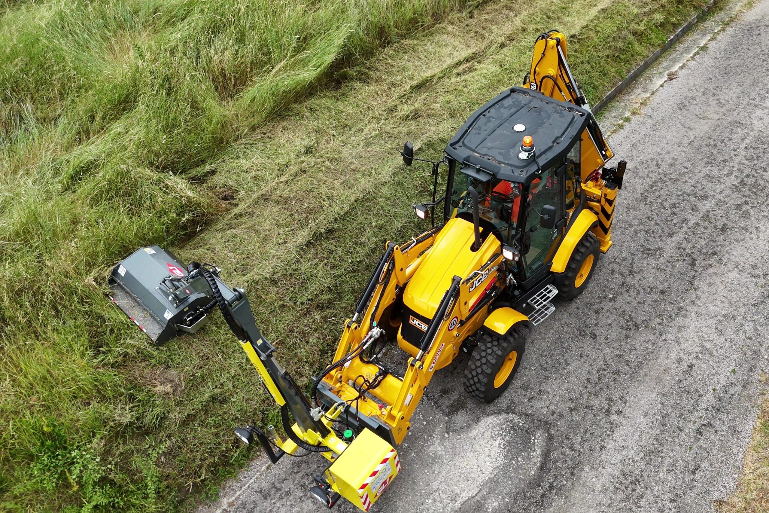La JCB 3CX Compact Pro allestita da Piolanti ha elevate prestazioni idrauliche
