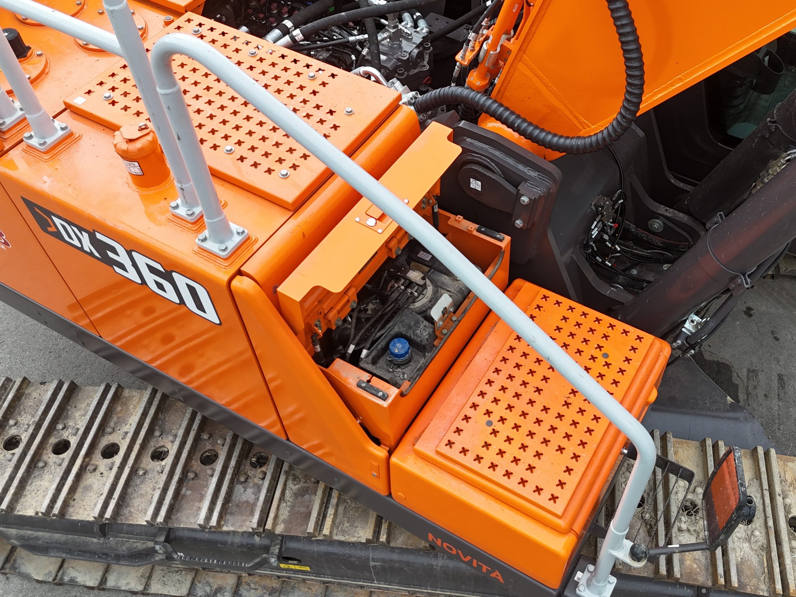 Il motore DX08 impiega anche l'SCR per ottemperare lo Stage V