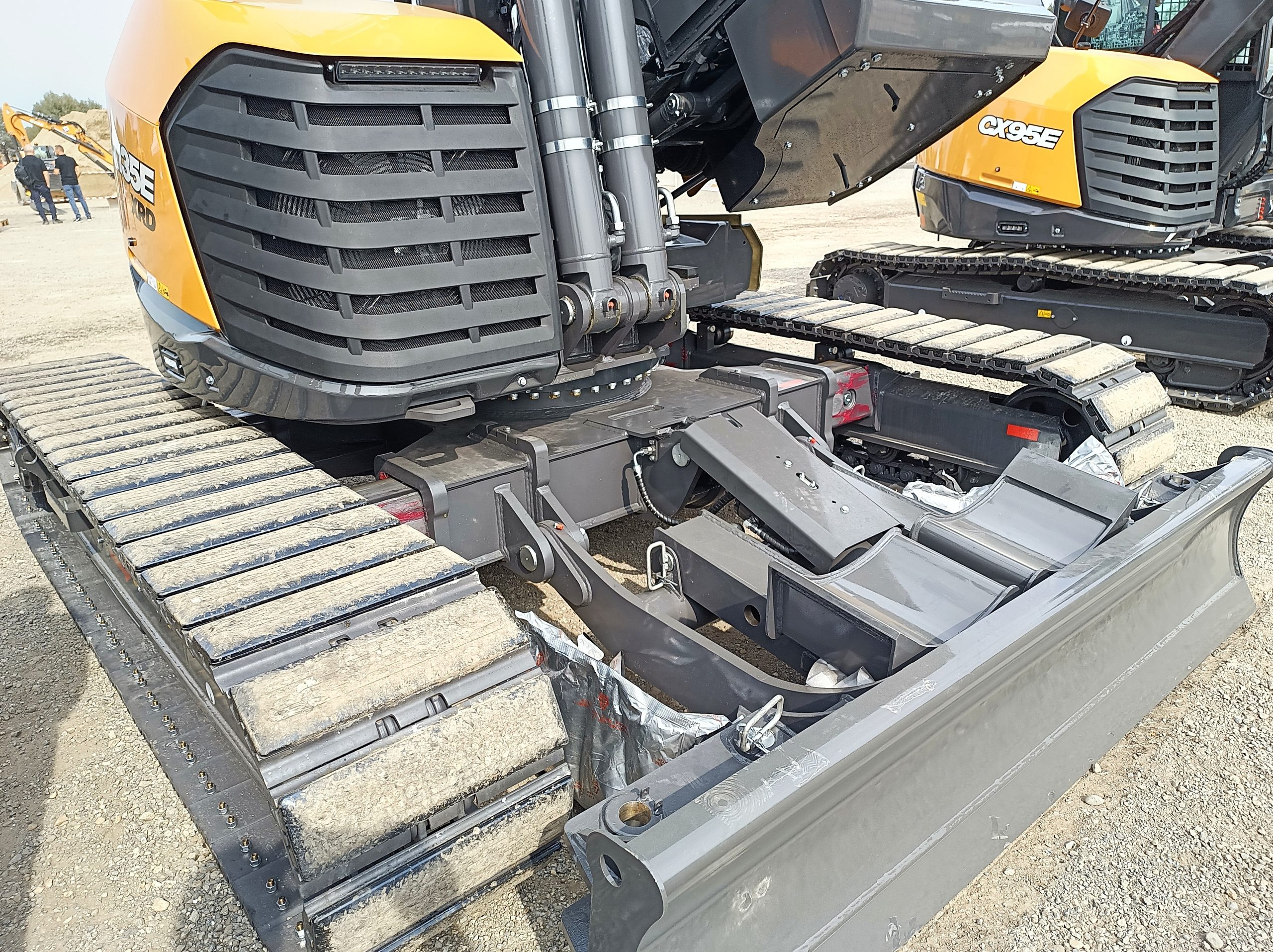 il CX135E XRD dispone di un carro allargabile idraulicamente